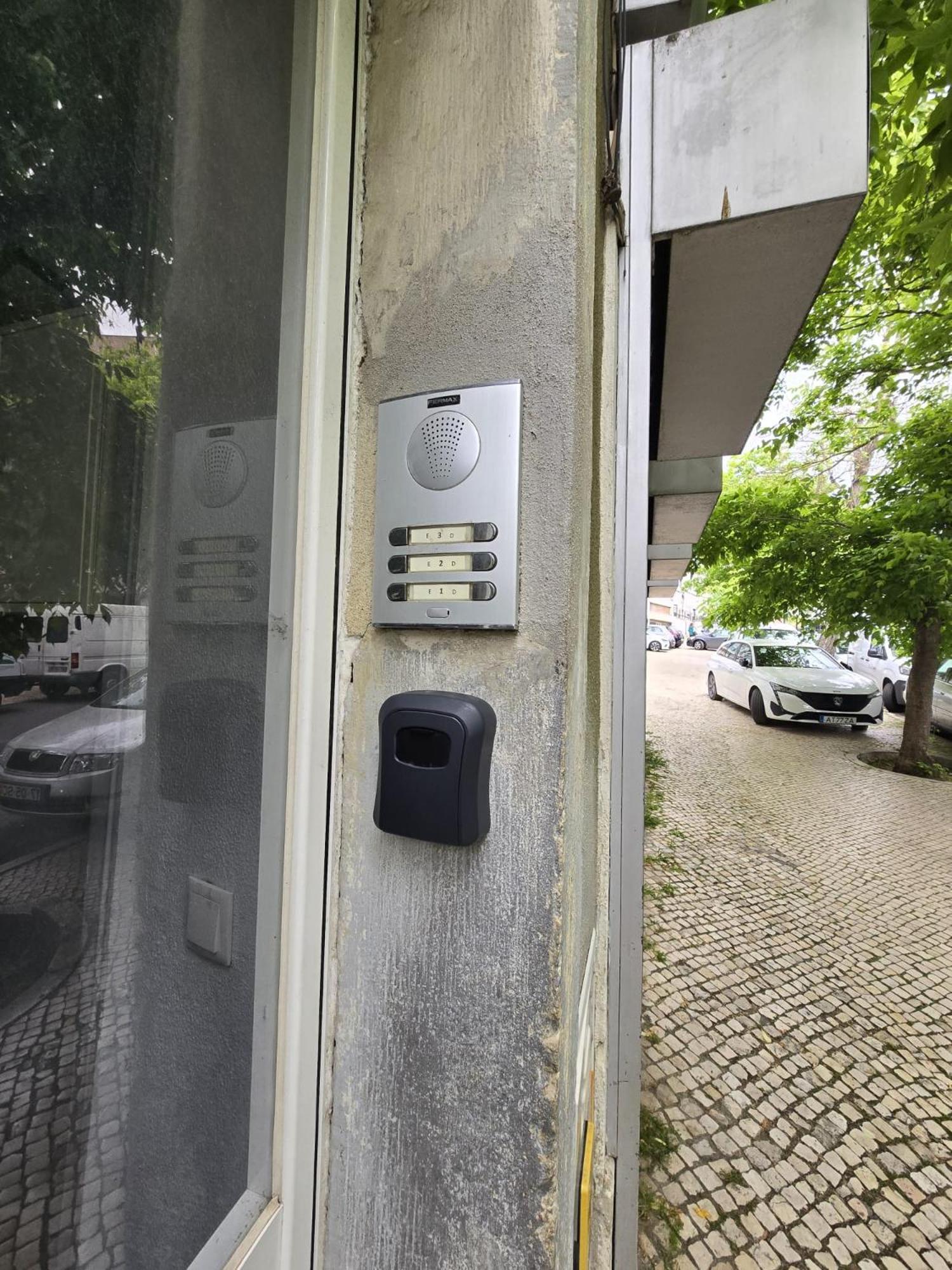 Comfy 3 Bedroom Apartment Campo De Ourique Lisboa Exterior foto